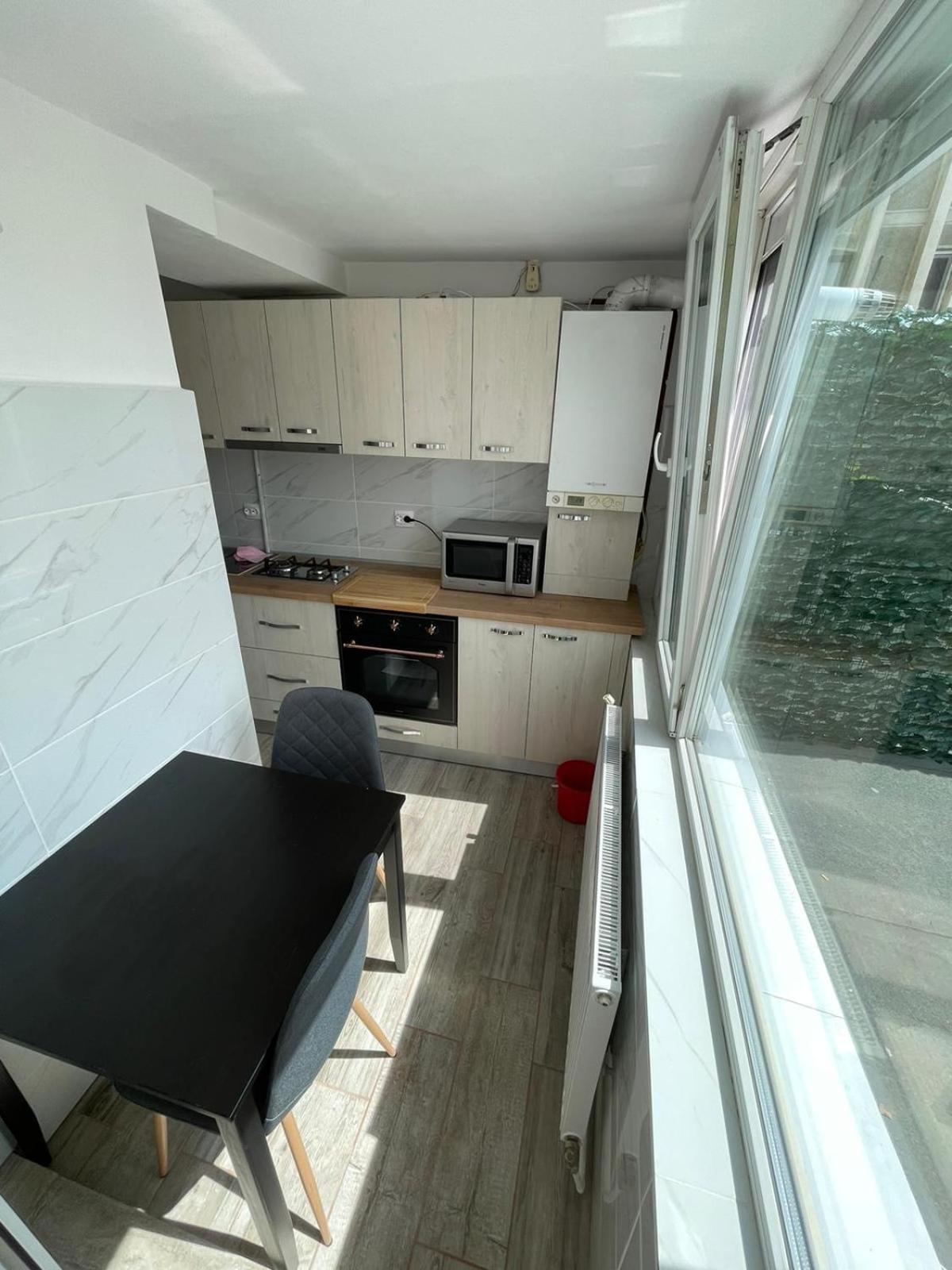 יאשי Propriete Ten - Close To University, Hospital And Downtown מראה חיצוני תמונה